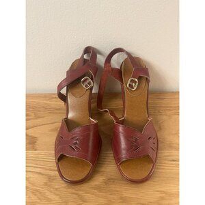 Vtg 70s Crawdads Open Toed Heeled Sandals Size 6 Red leather *Read description*